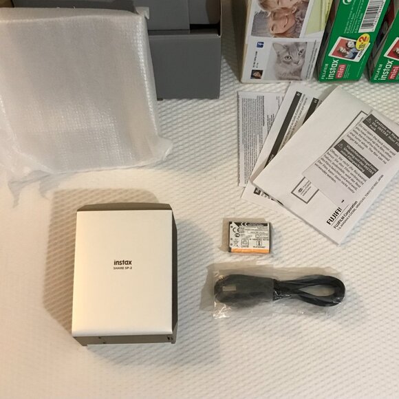 Fujifilm Instax Share SP‑2 Smartphone Printer Kit- Gold- New in Box + Bonus Film - Picture 4 of 13